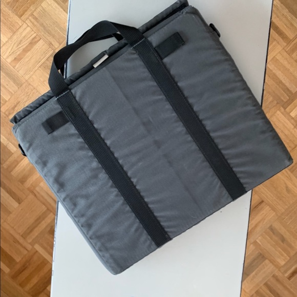 TOM BIHN Urban Minimalist Messenger - 14 x 11 x 2 - Picture 15 of 15
